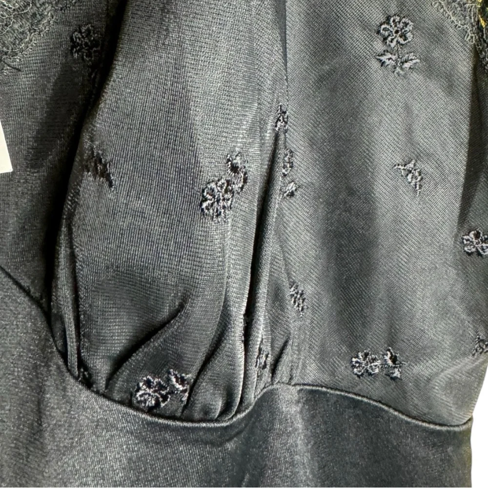 Sans Souci NWT Lace Detail 70s Slip Vintage Lingerie Bundle - Picture 3 of 15